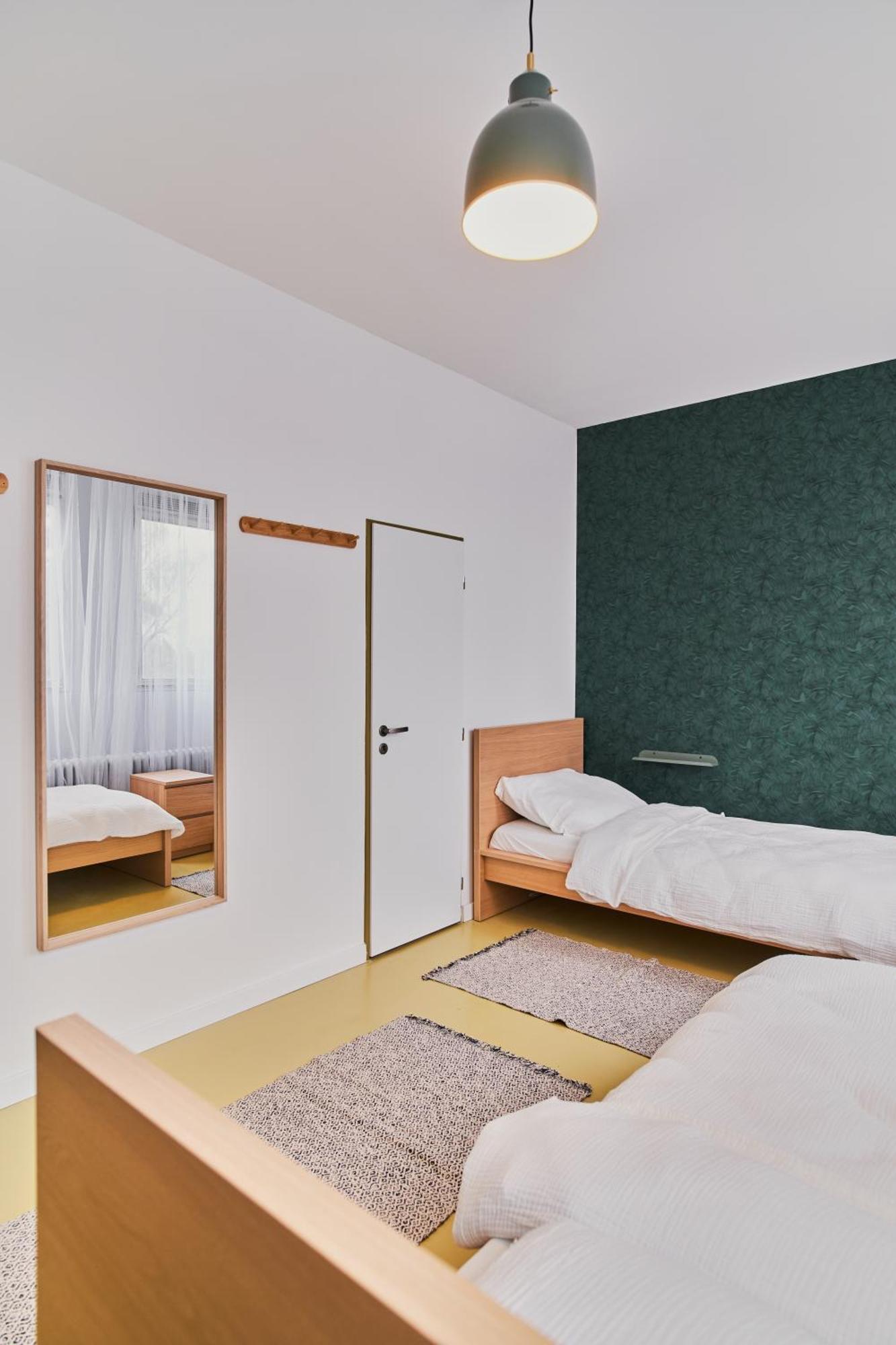 Hostel Prazacka Прага Экстерьер фото